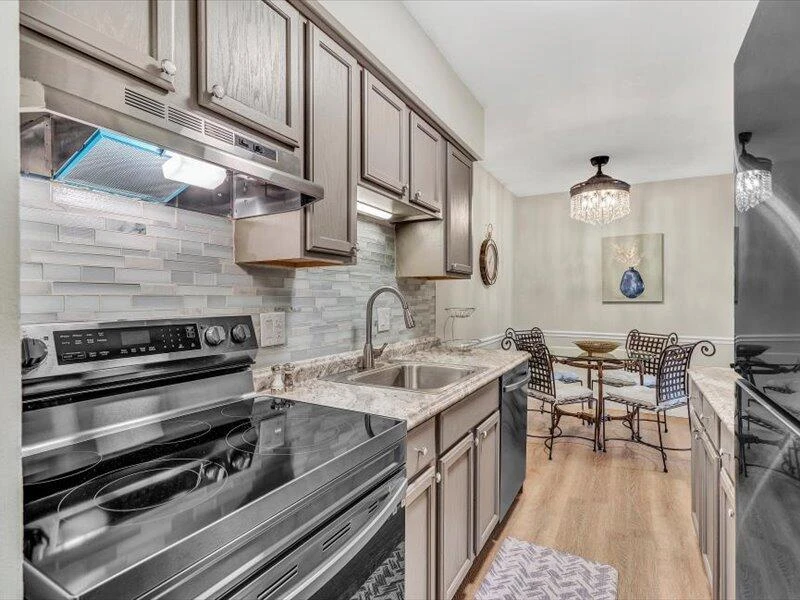 2840 Colonial AVE SW #C-13 - Photo 10