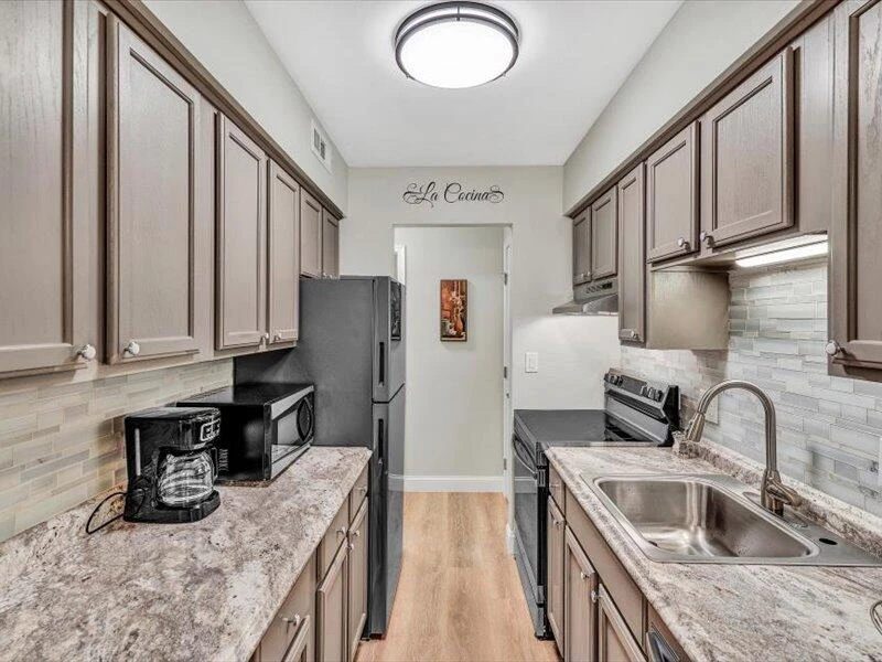 2840 Colonial AVE SW #C-13 - Photo 11