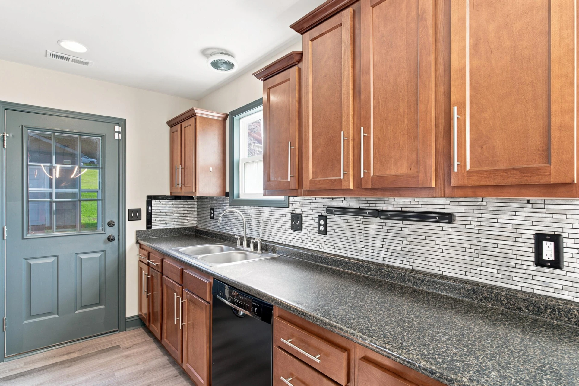 326 Franklin AVE - Photo 10