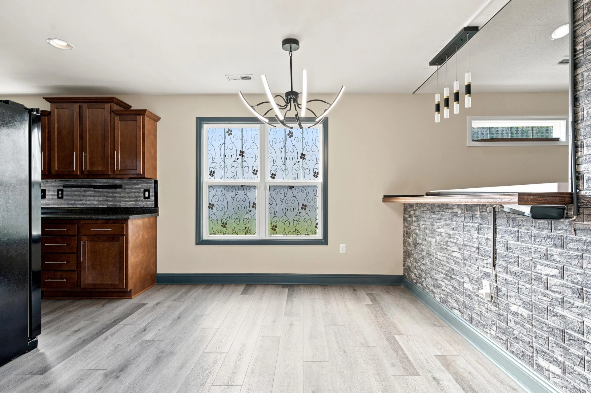 326 Franklin AVE - Photo 6