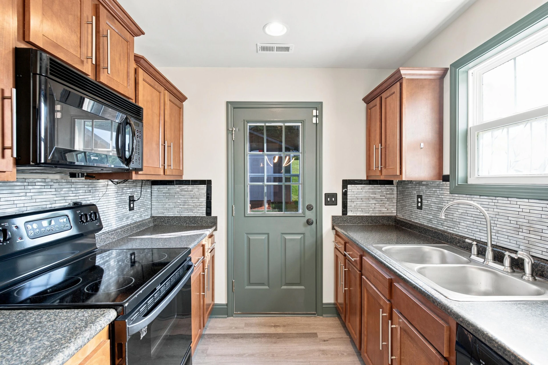 326 Franklin AVE - Photo 7