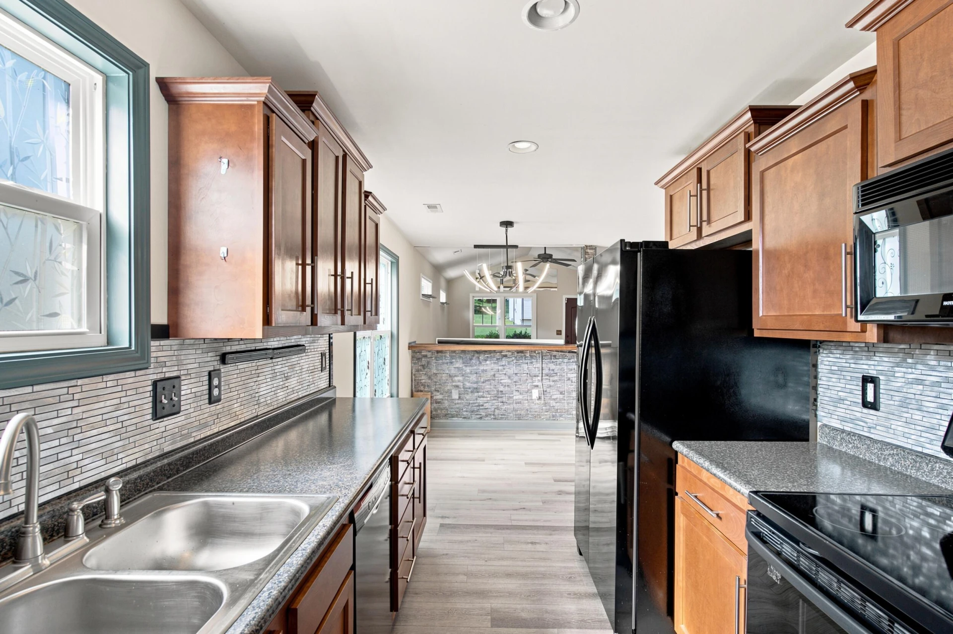 326 Franklin AVE - Photo 9