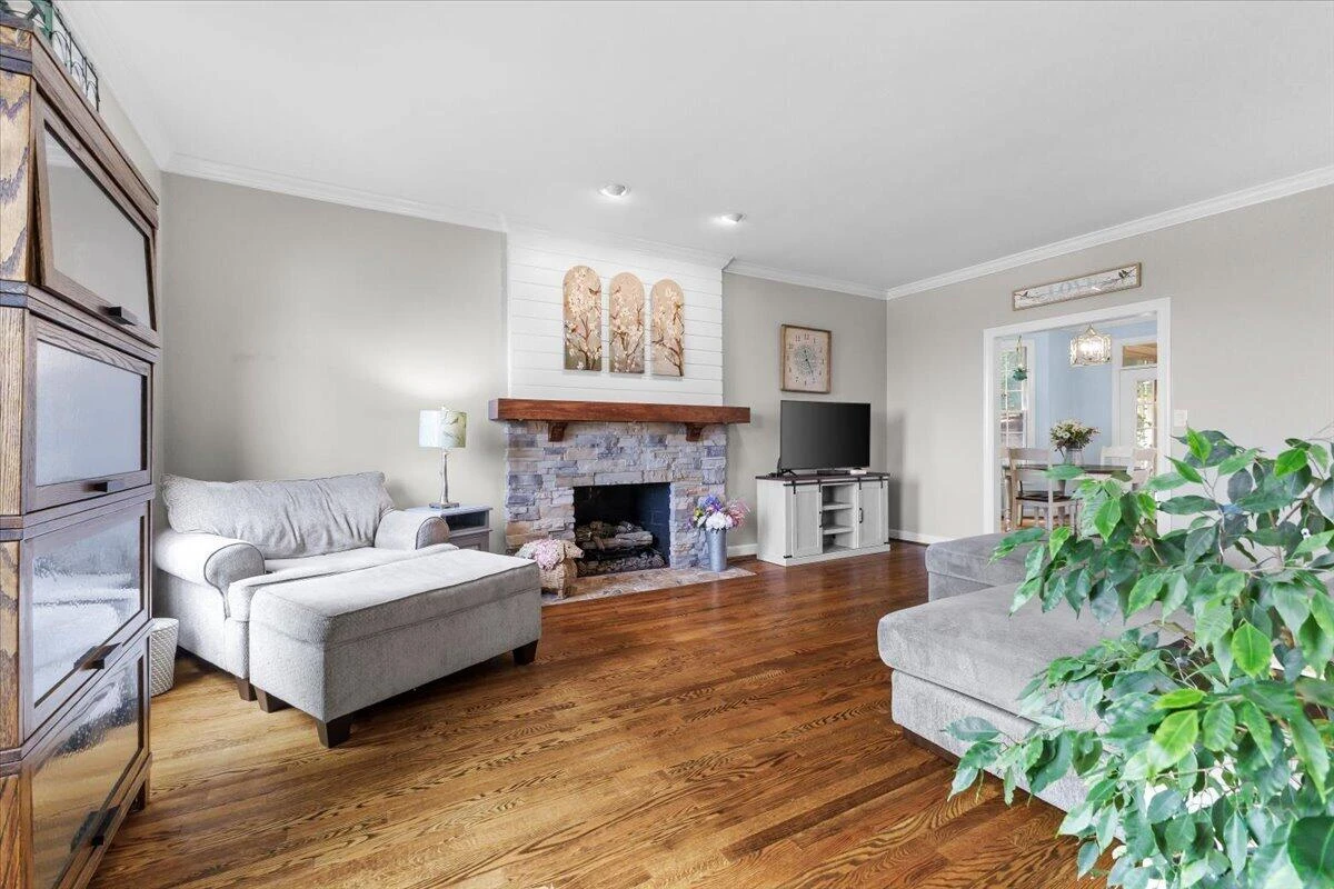 6306 Midsummer LN - Photo 10
