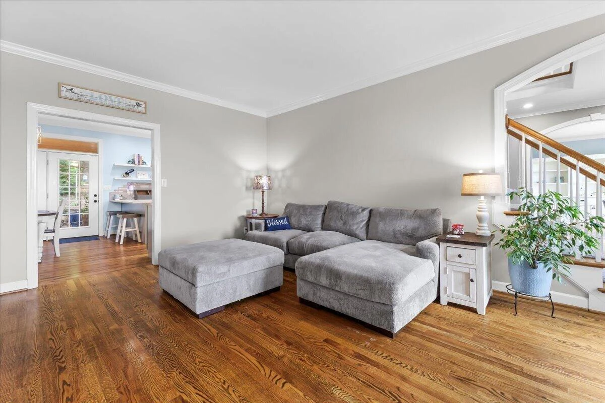 6306 Midsummer LN - Photo 11
