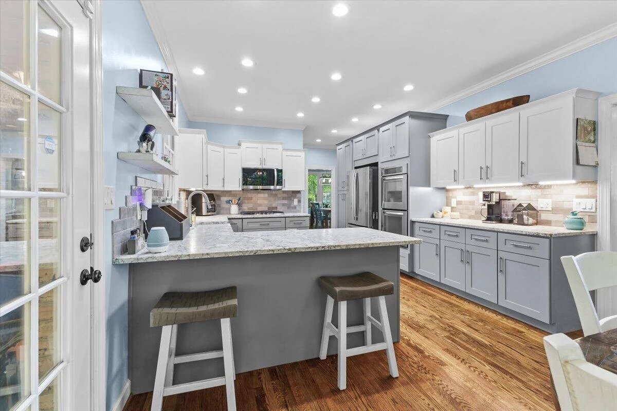 6306 Midsummer LN - Photo 17