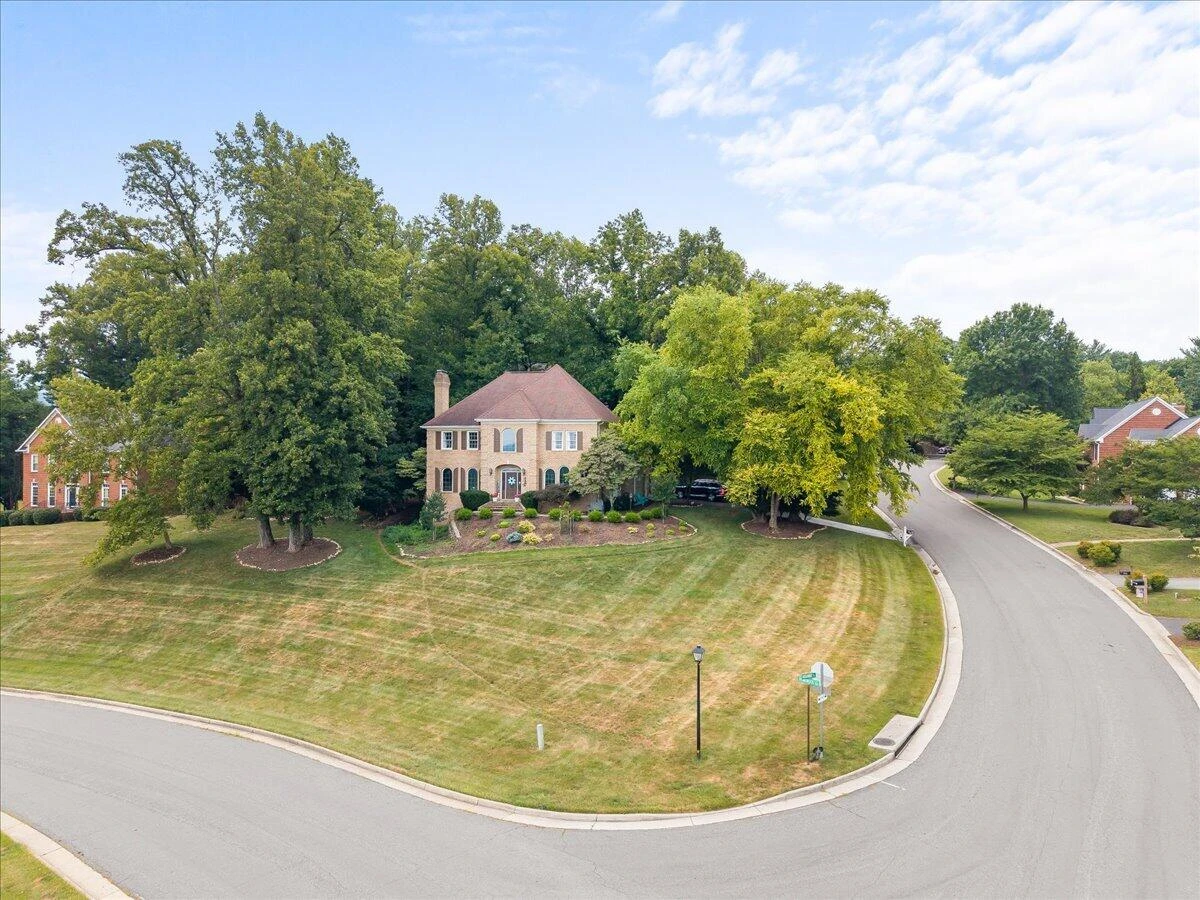 6306 Midsummer LN - Photo 64