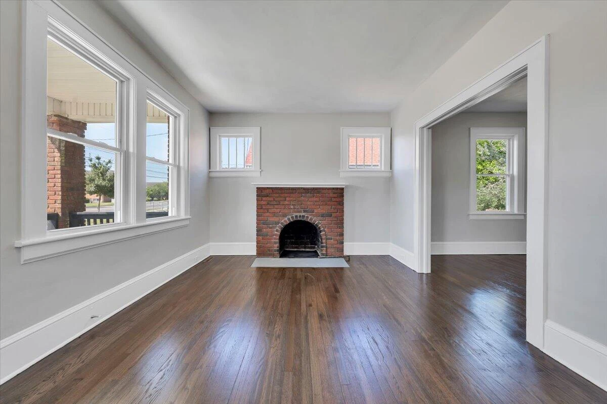 2816 10th ST NW - Photo 4
