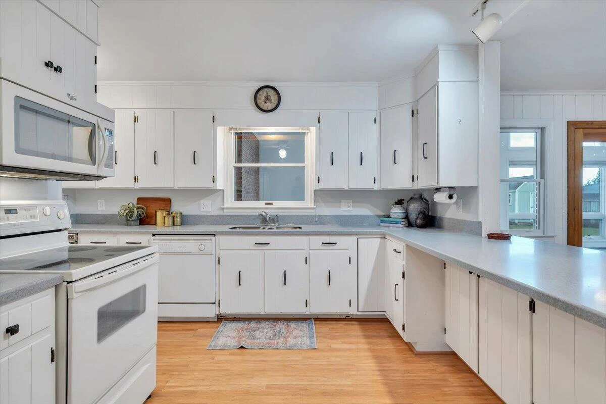 674 Azalea RD - Photo 16
