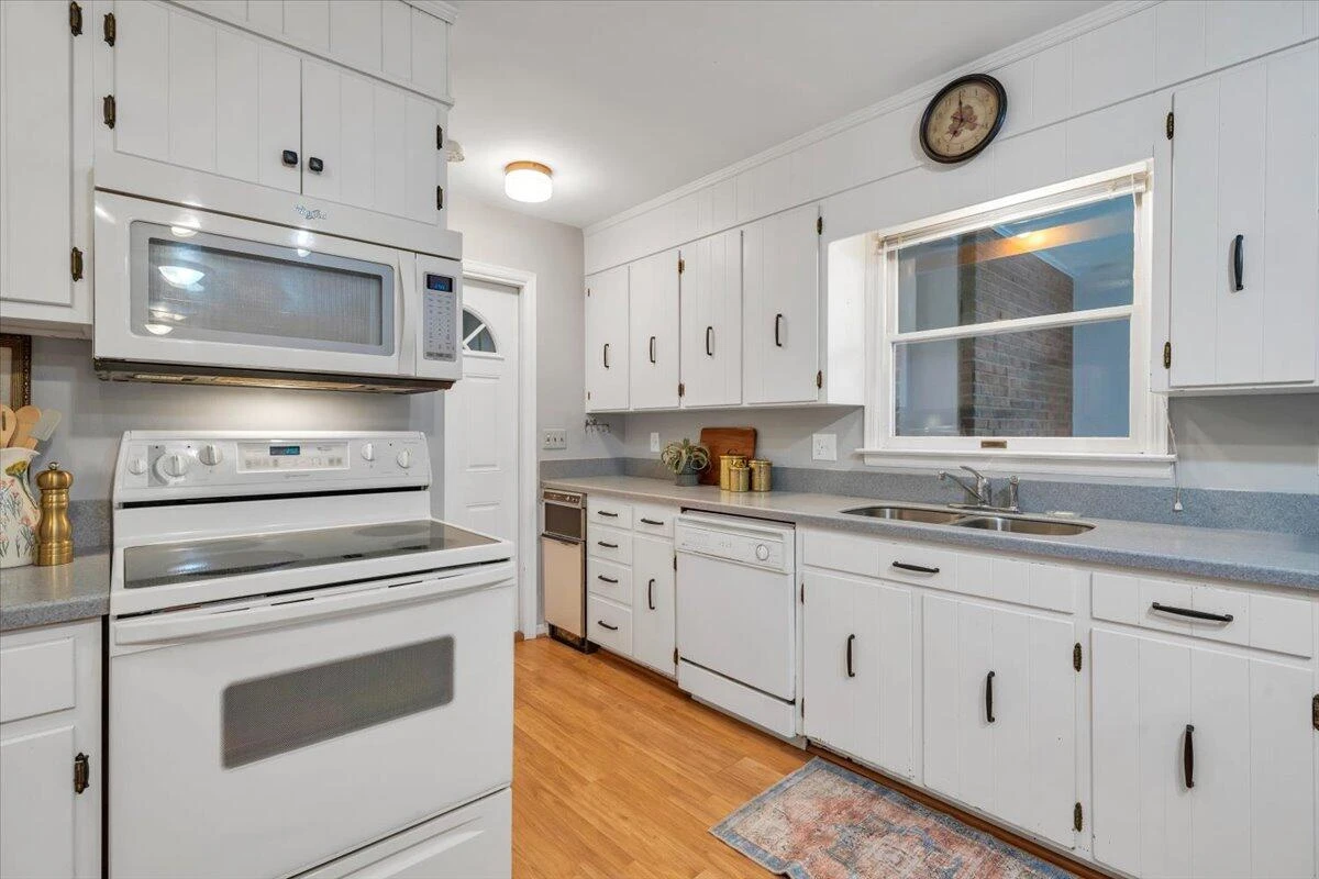 674 Azalea RD - Photo 17