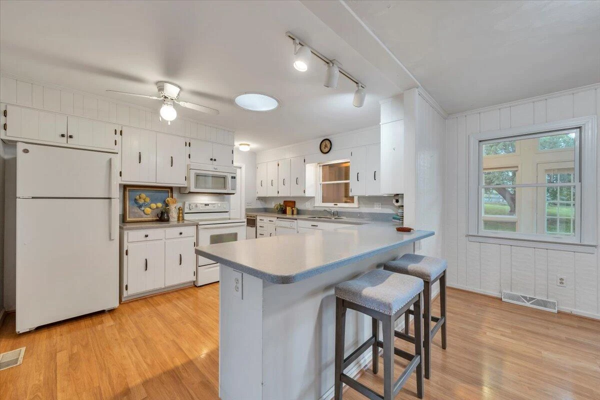 674 Azalea RD - Photo 21