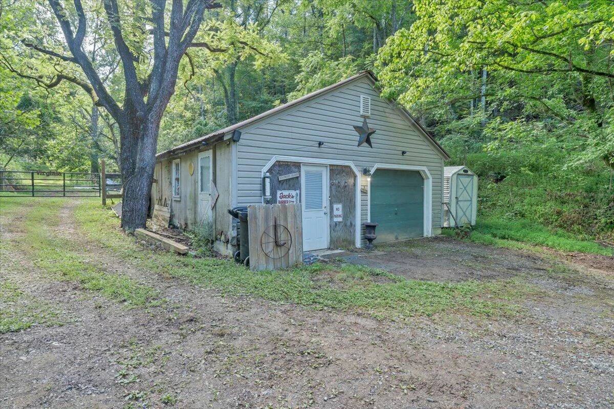 6624 Franklin RD - Photo 36