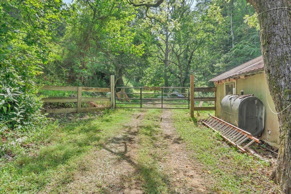 6624 Franklin RD - Photo 37