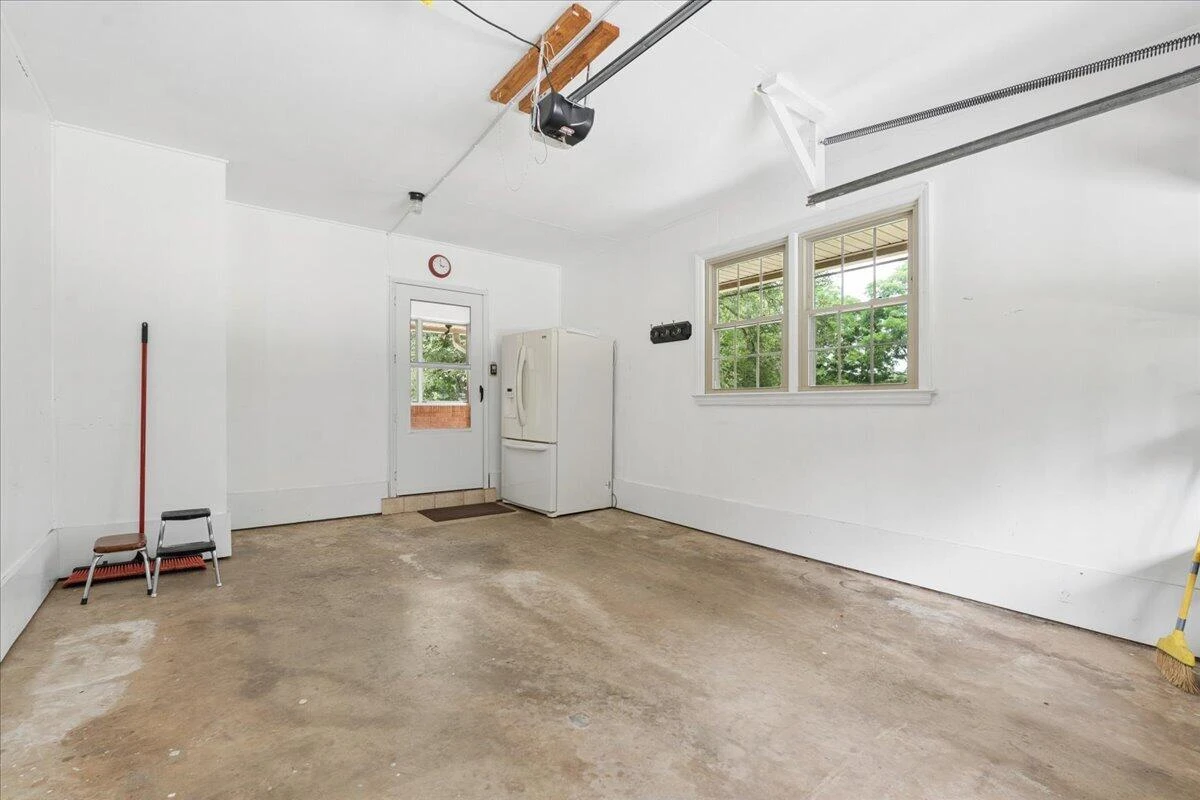 2310 Triggs RD - Photo 33