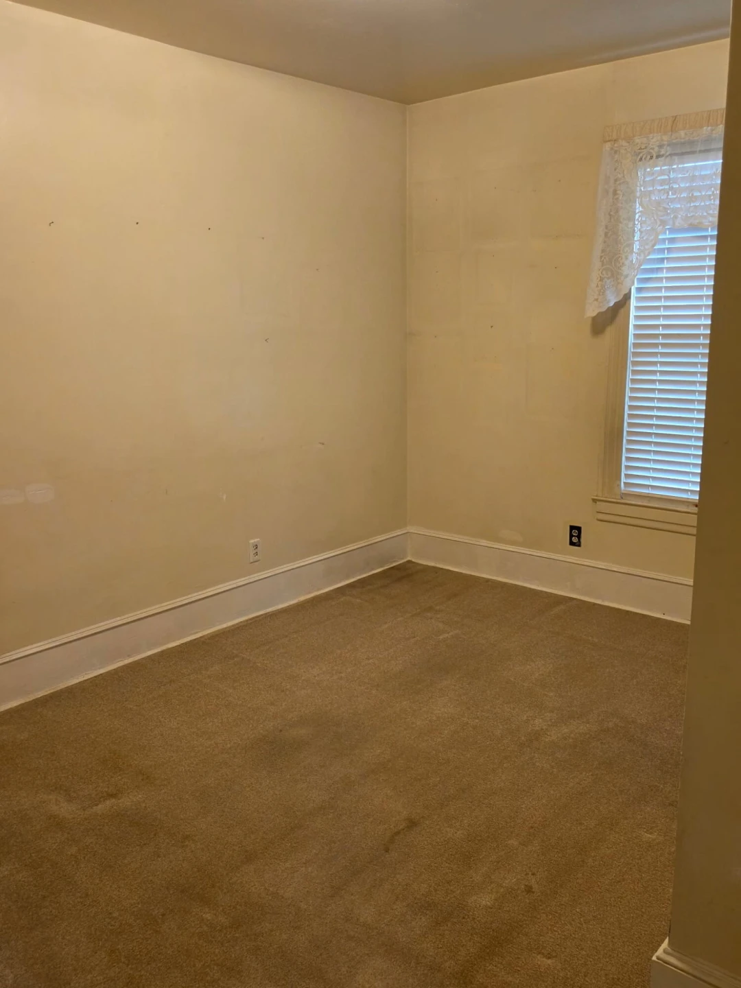 652 Highland AVE SE - Photo 28