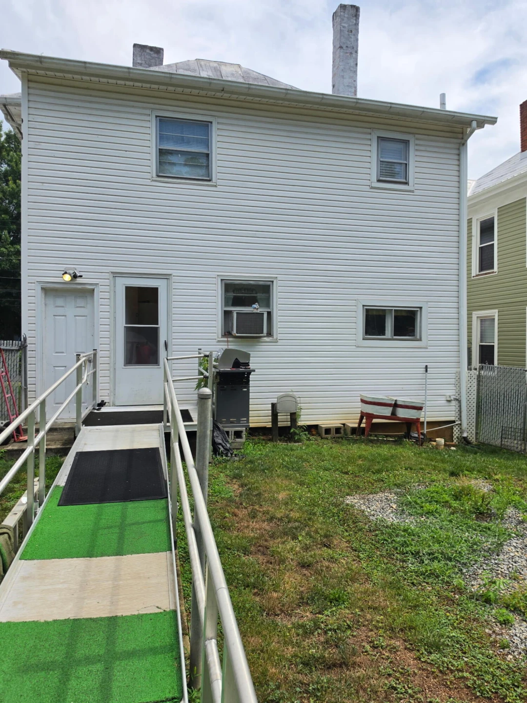 652 Highland AVE SE - Photo 29