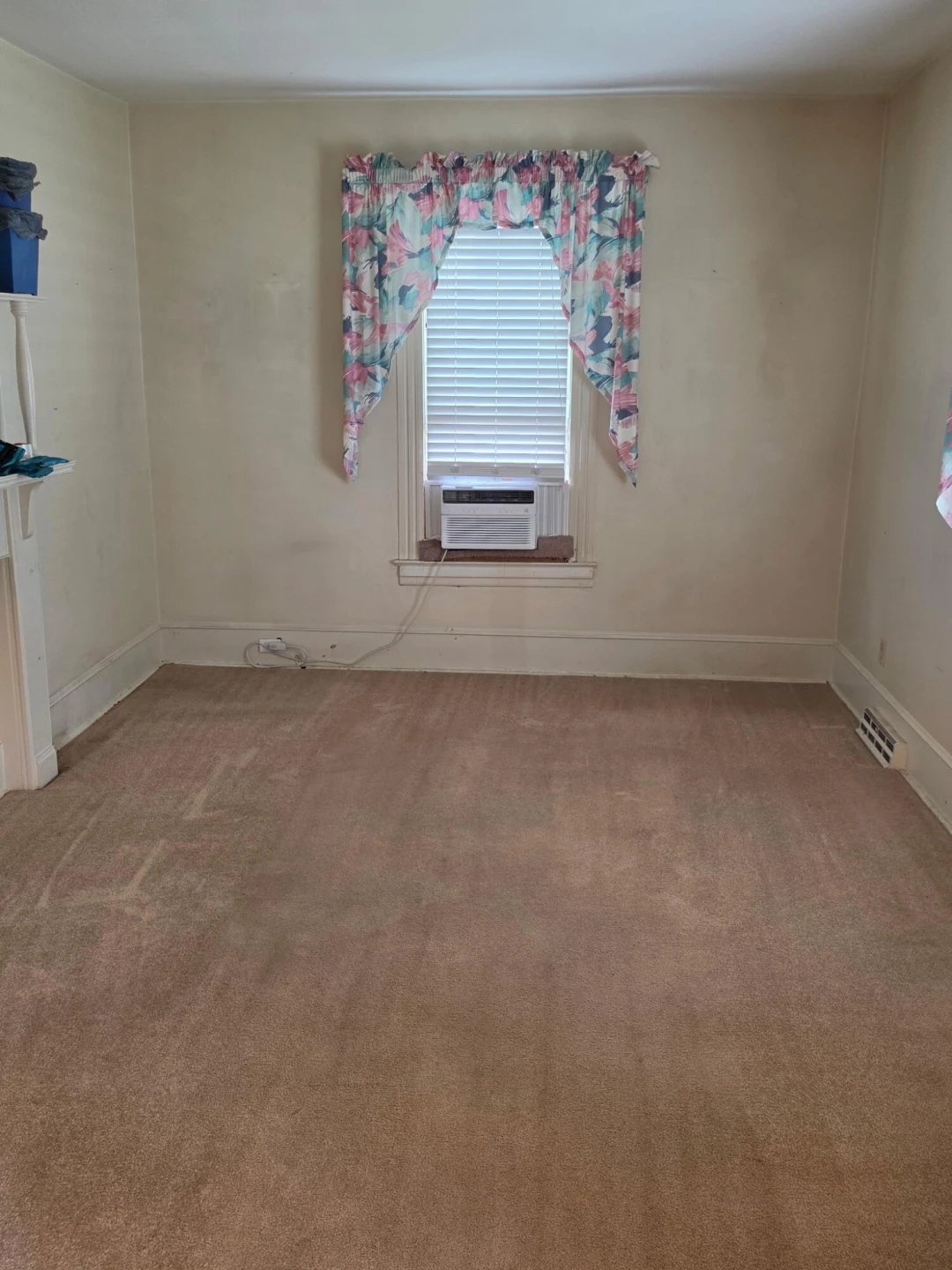 652 Highland AVE SE - Photo 4