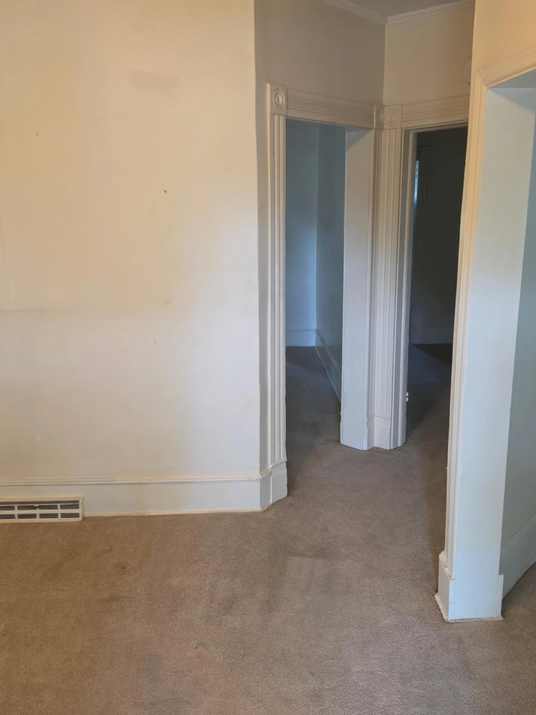 652 Highland AVE SE - Photo 6