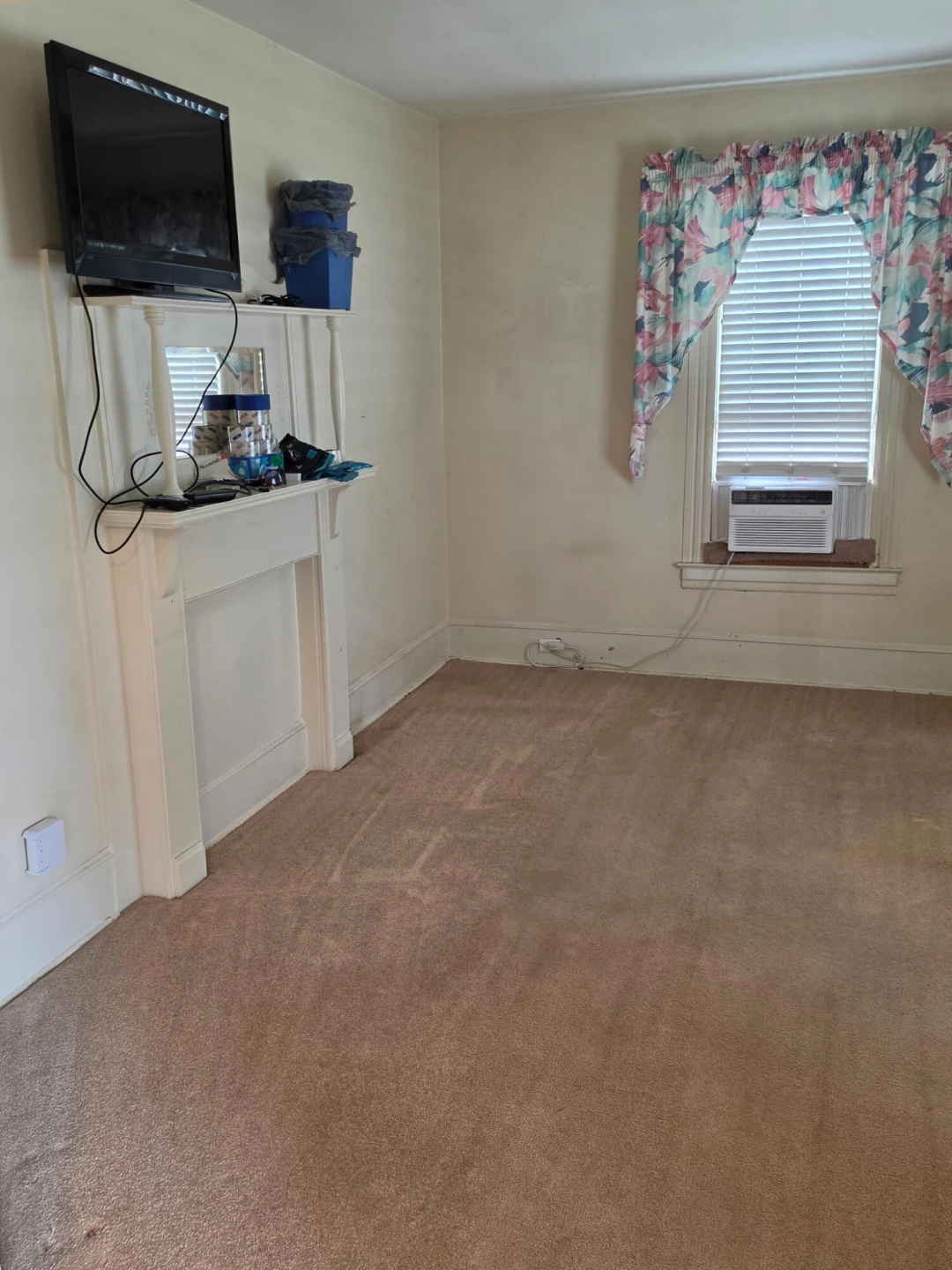 652 Highland AVE SE - Photo 7