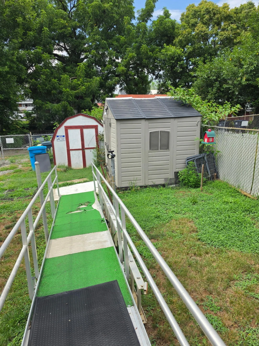 652 Highland AVE SE - Photo 8