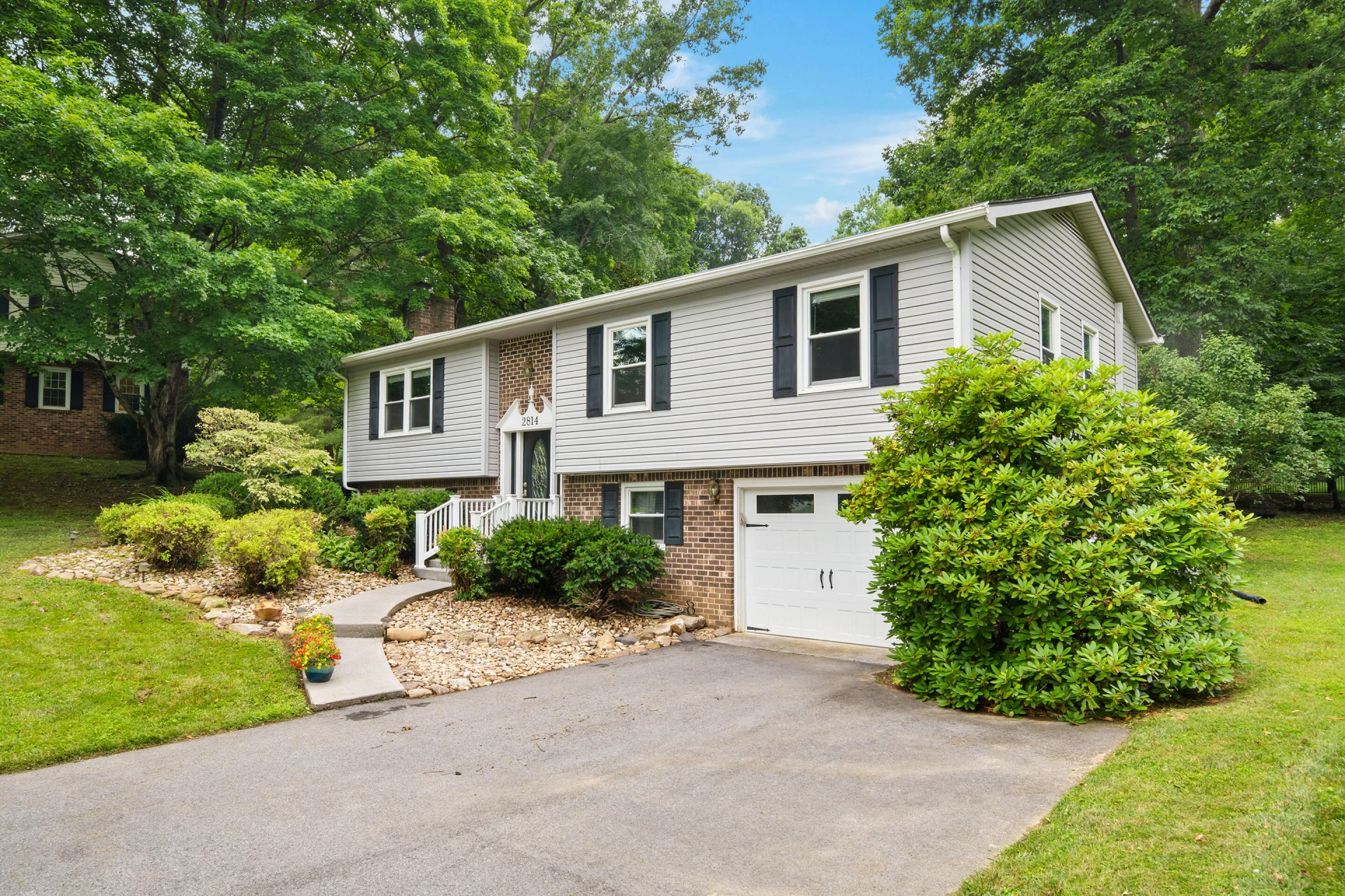 2814 Mount Vernon LN - Photo 4