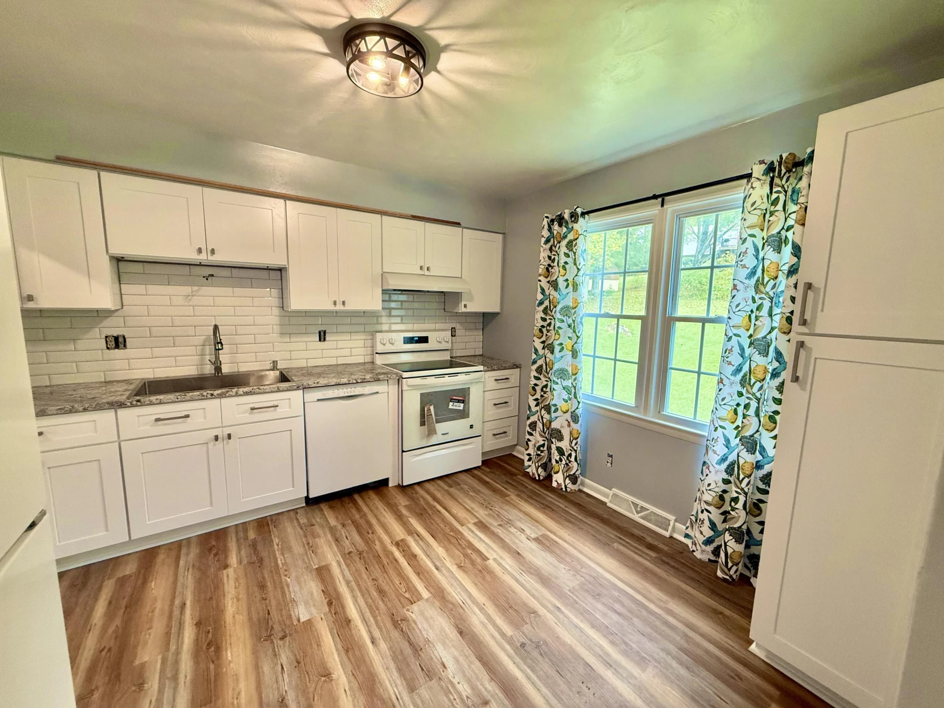 5718 Merriman RD - Photo 19