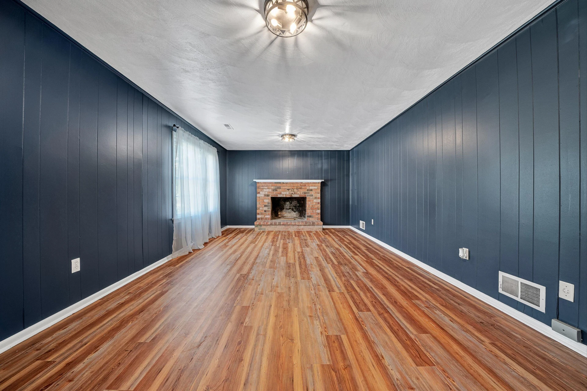 5718 Merriman RD - Photo 4