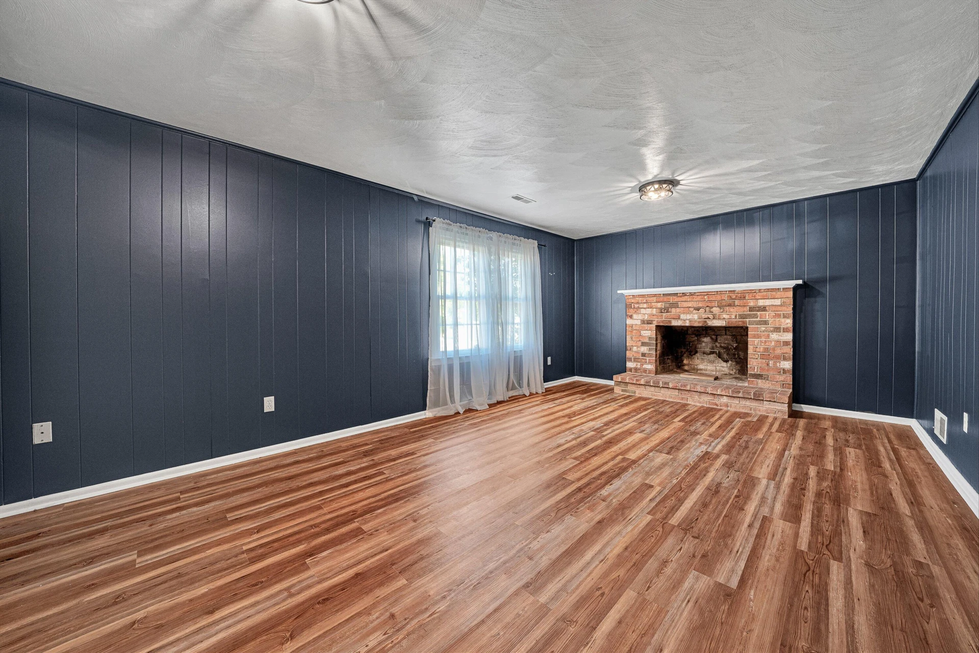 5718 Merriman RD - Photo 5