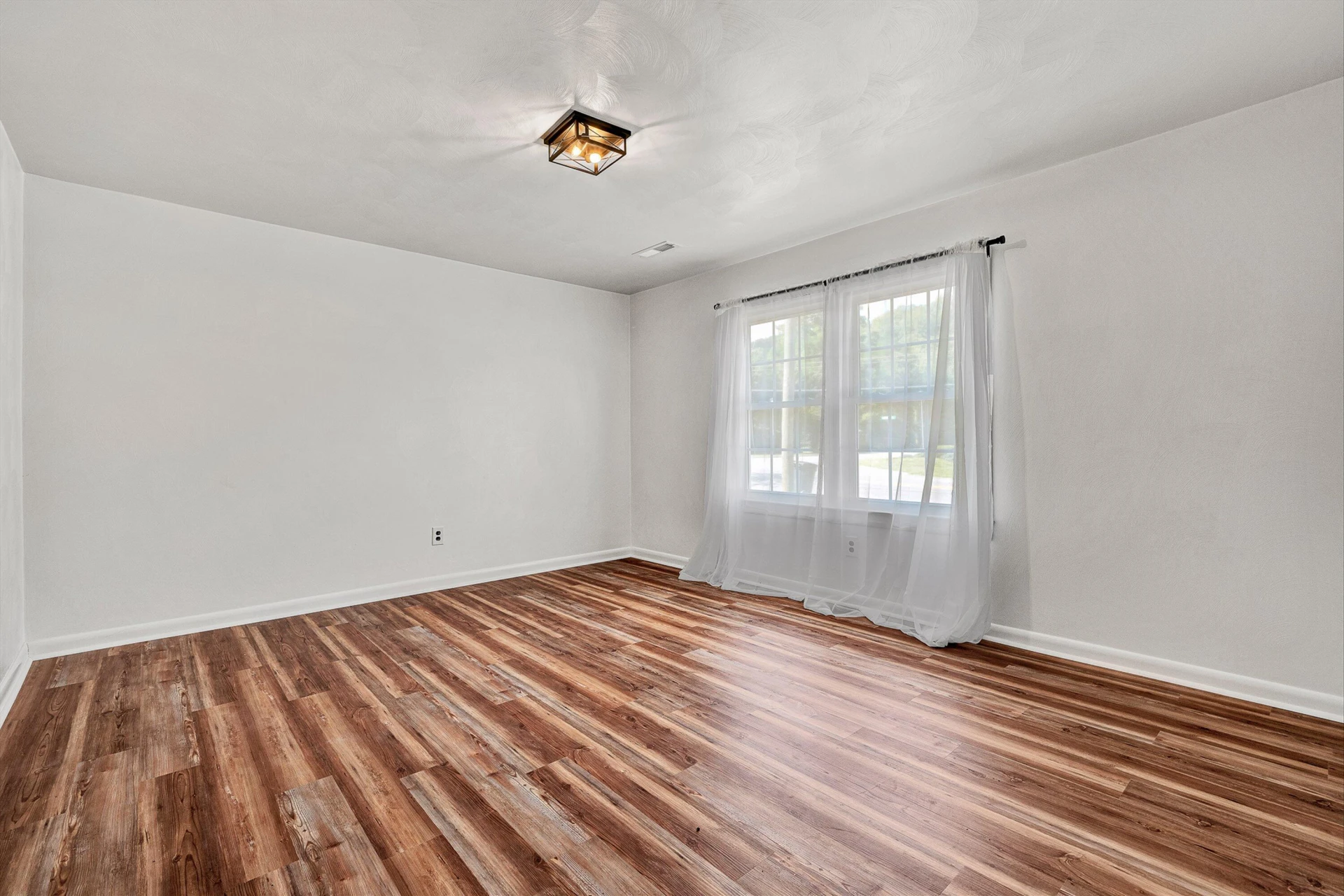 5718 Merriman RD - Photo 7