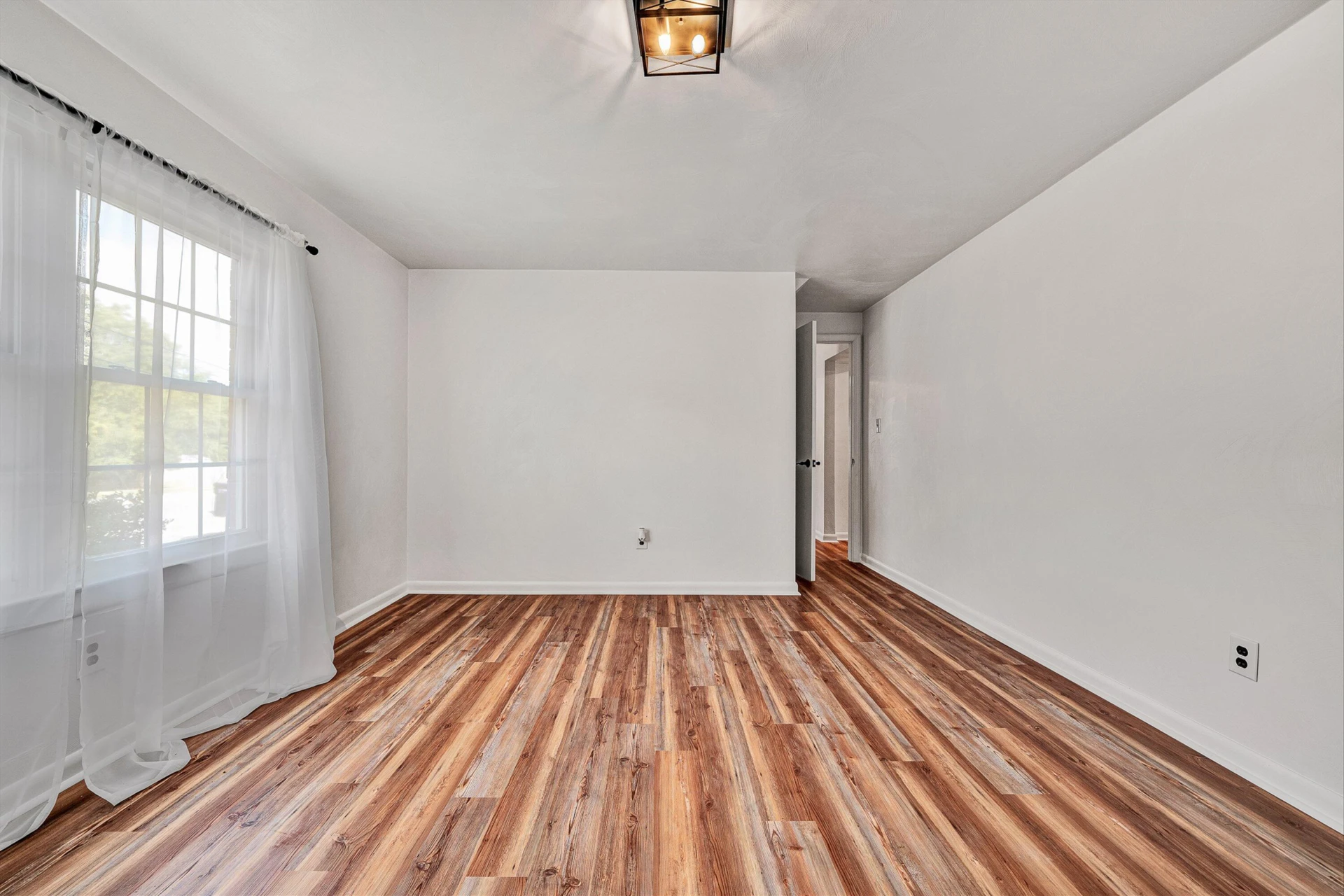 5718 Merriman RD - Photo 8
