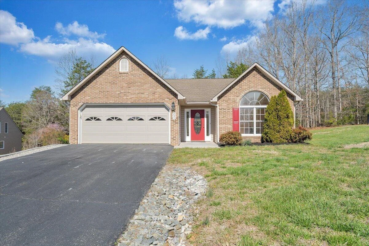 204 Montgomery Farms AVE