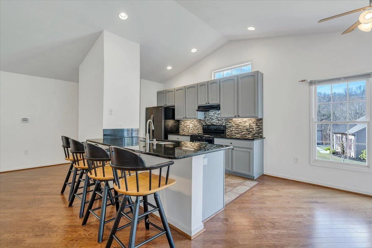 204 Montgomery Farms AVE - Photo 14
