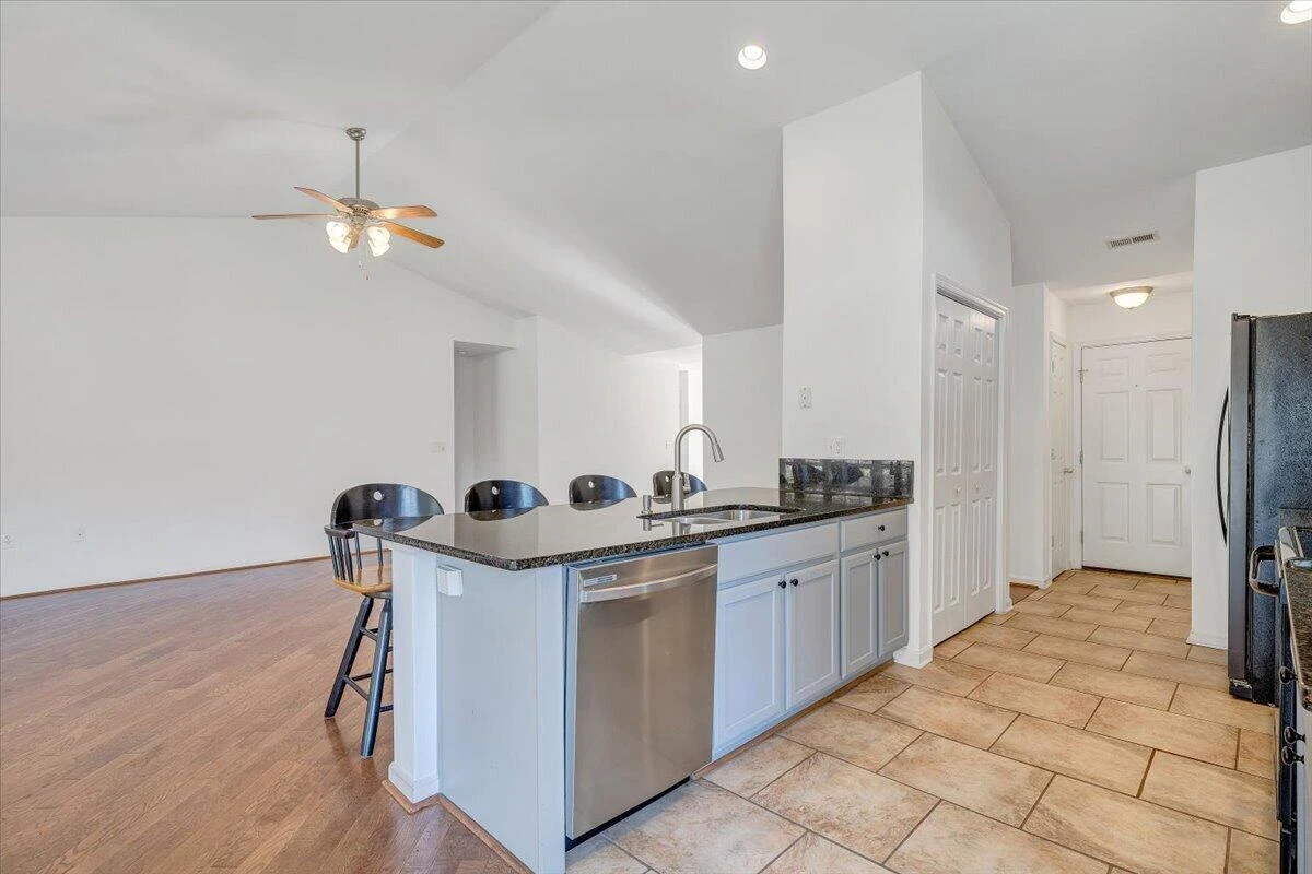 204 Montgomery Farms AVE - Photo 15