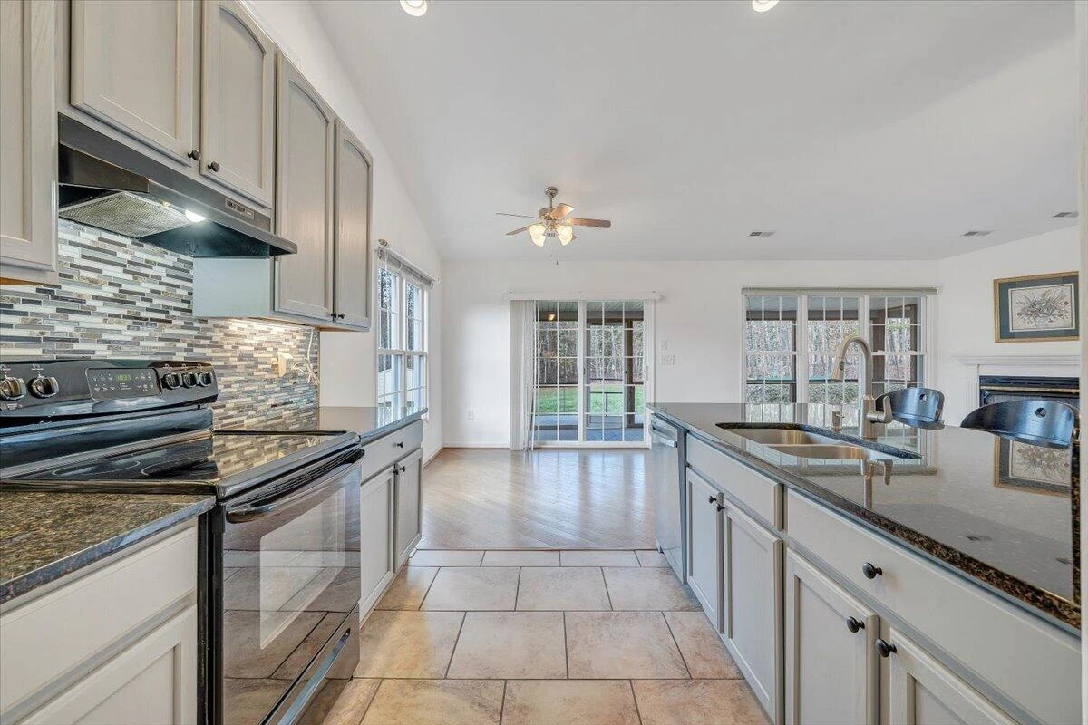 204 Montgomery Farms AVE - Photo 17