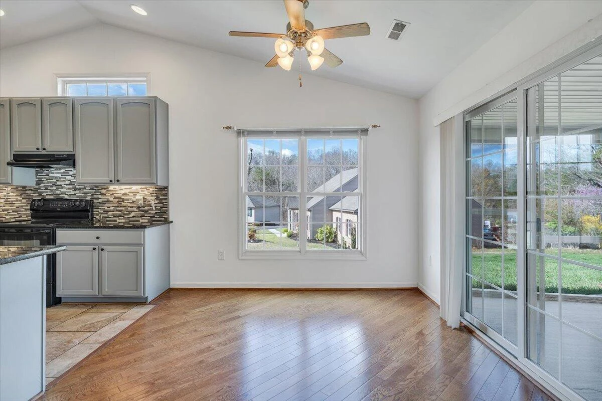 204 Montgomery Farms AVE - Photo 18