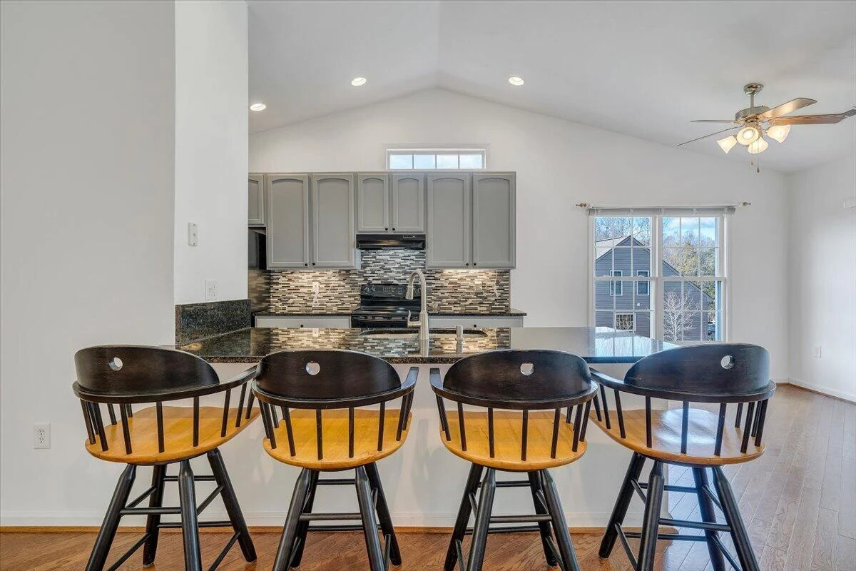 204 Montgomery Farms AVE - Photo 20