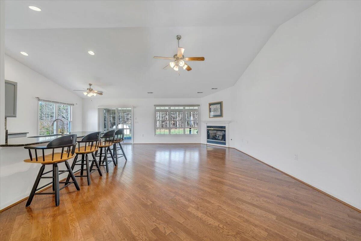204 Montgomery Farms AVE - Photo 8