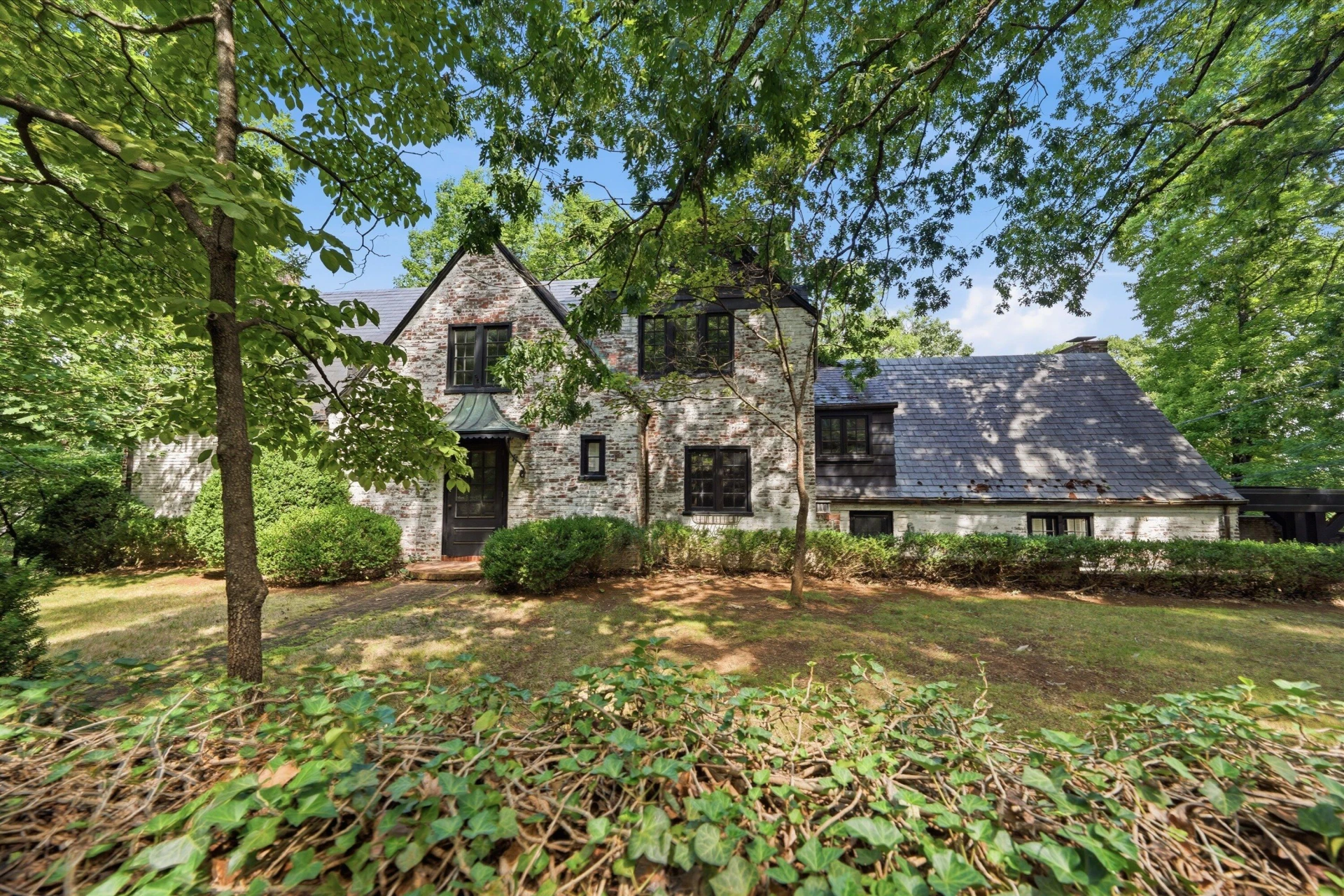 3625 Ridgewood LN SW - Photo 2