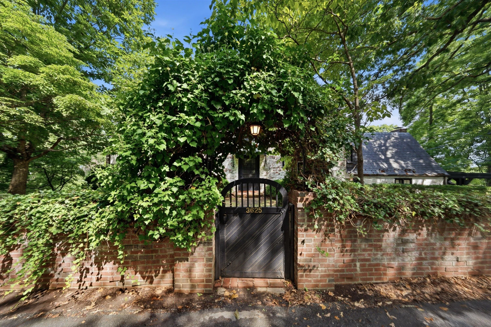 3625 Ridgewood LN SW - Photo 3