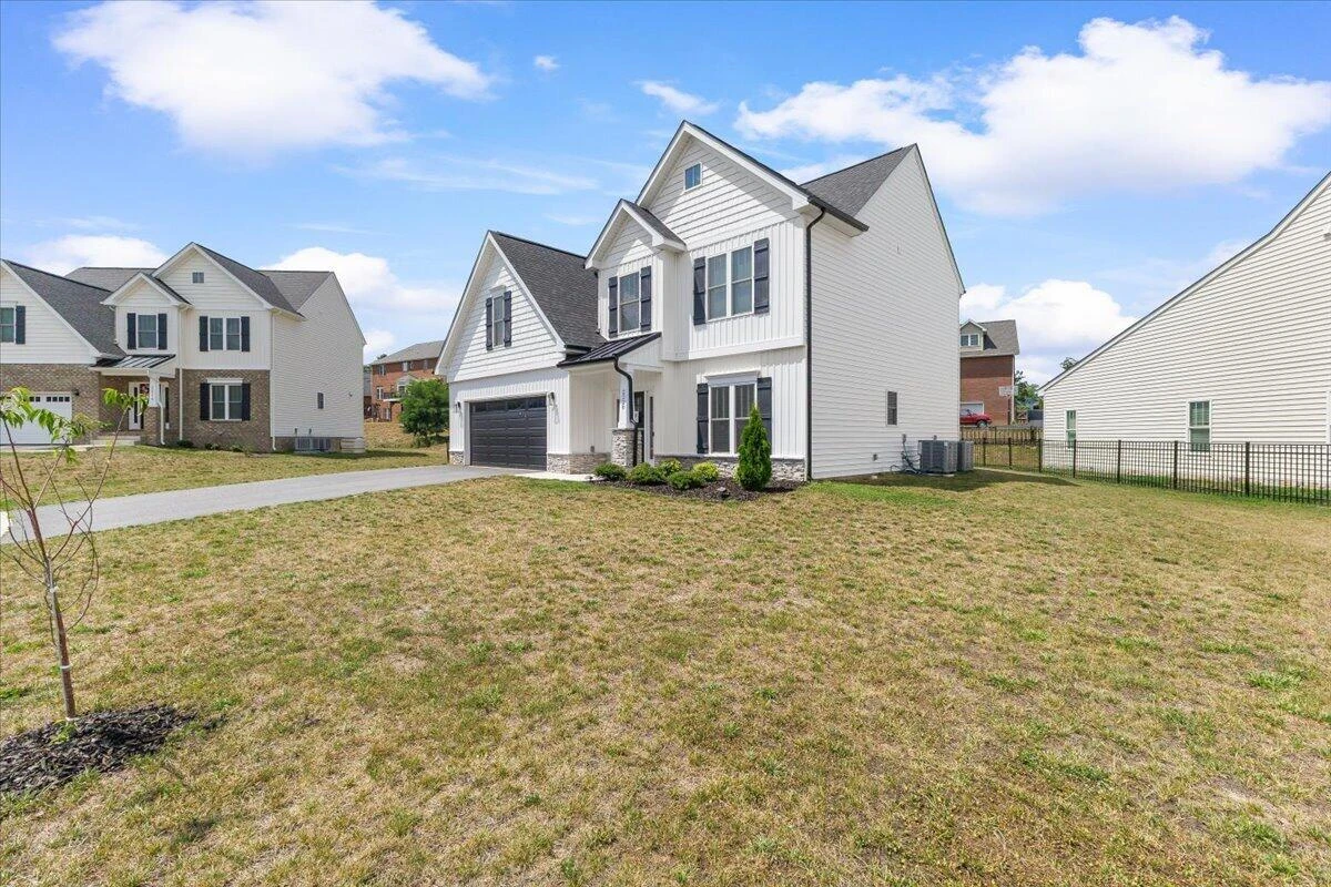 2228 Foxfield LN - Photo 2