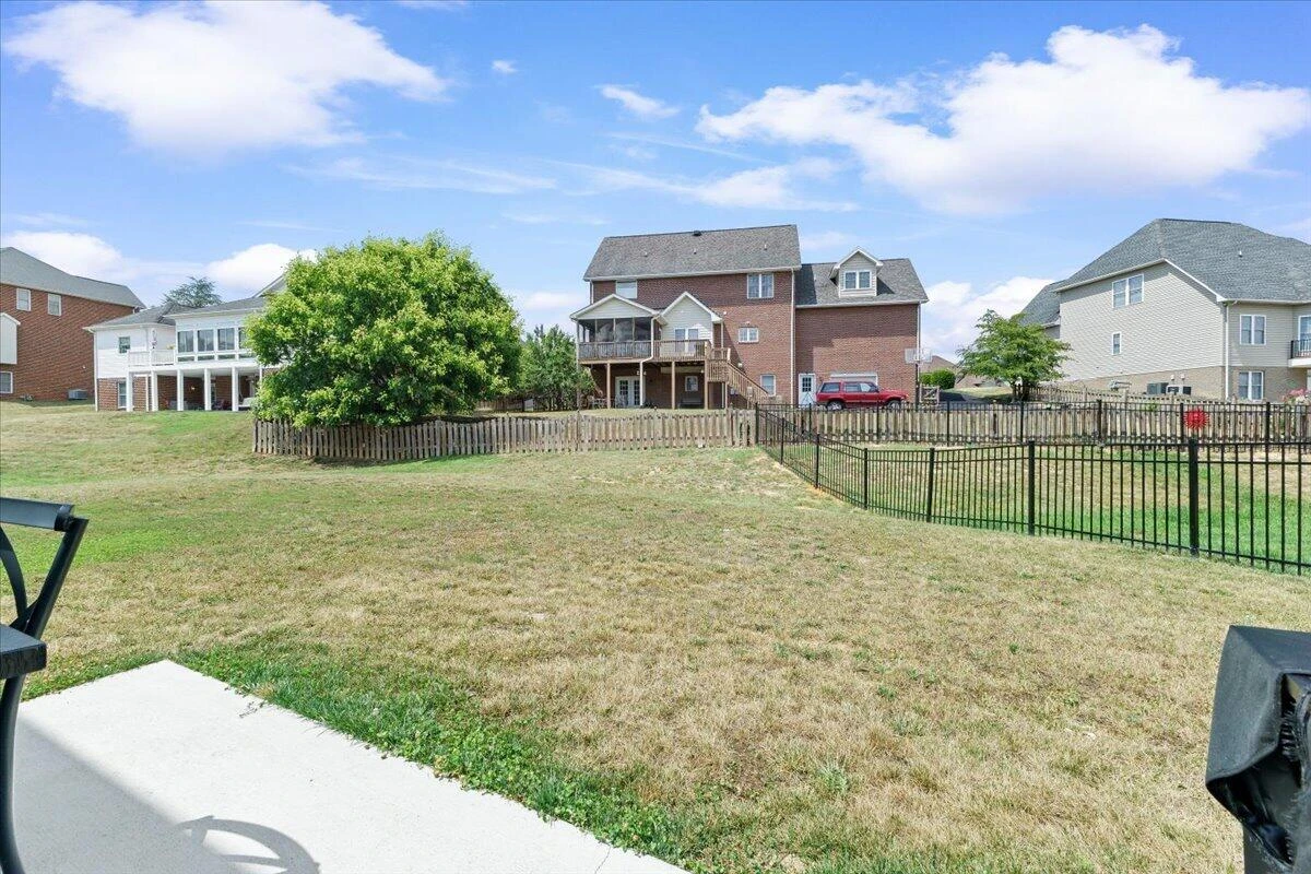 2228 Foxfield LN - Photo 25