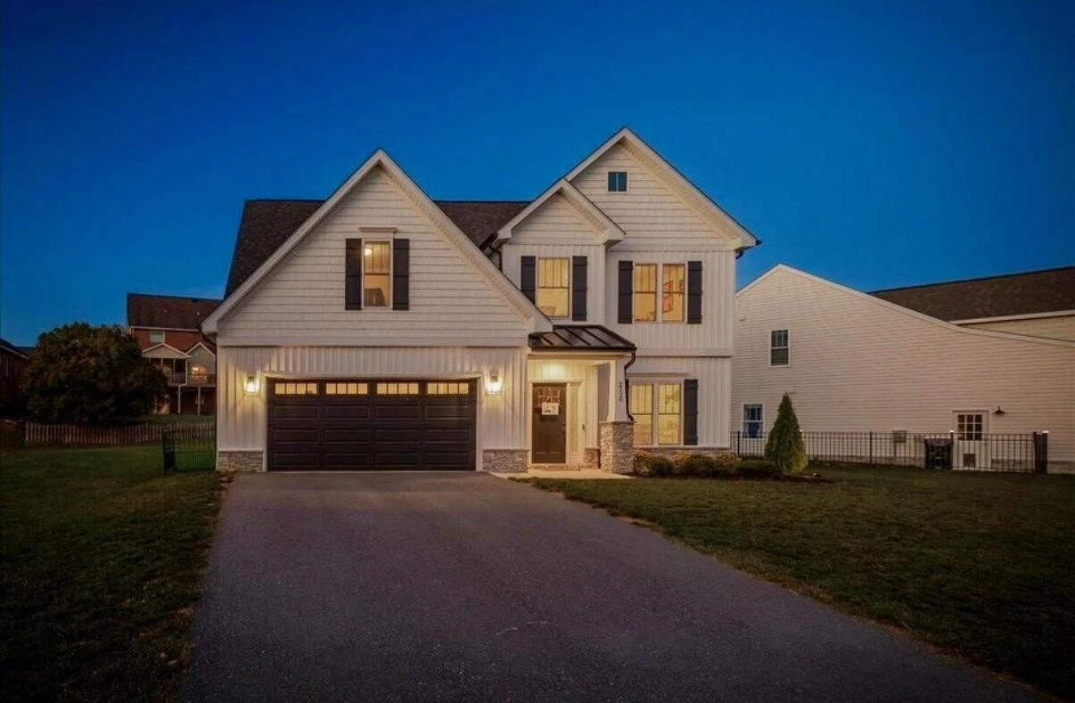 2228 Foxfield LN - Photo 2