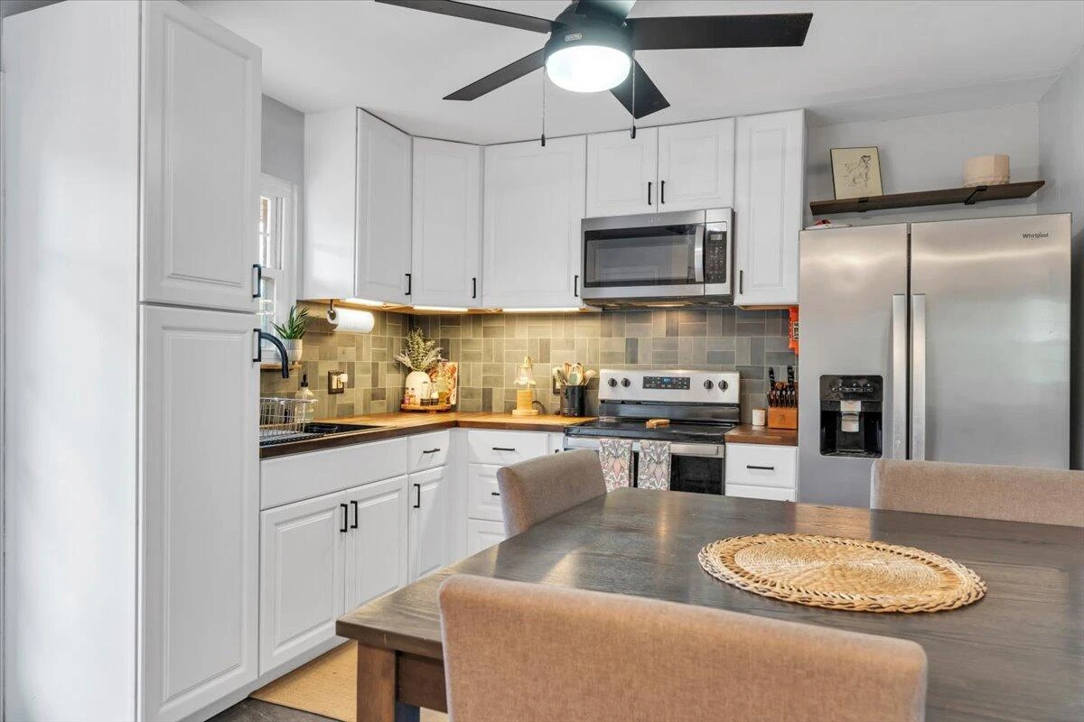 729 Kenyon RD - Photo 12