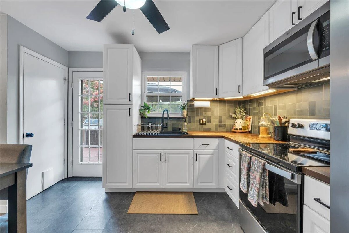 729 Kenyon RD - Photo 13