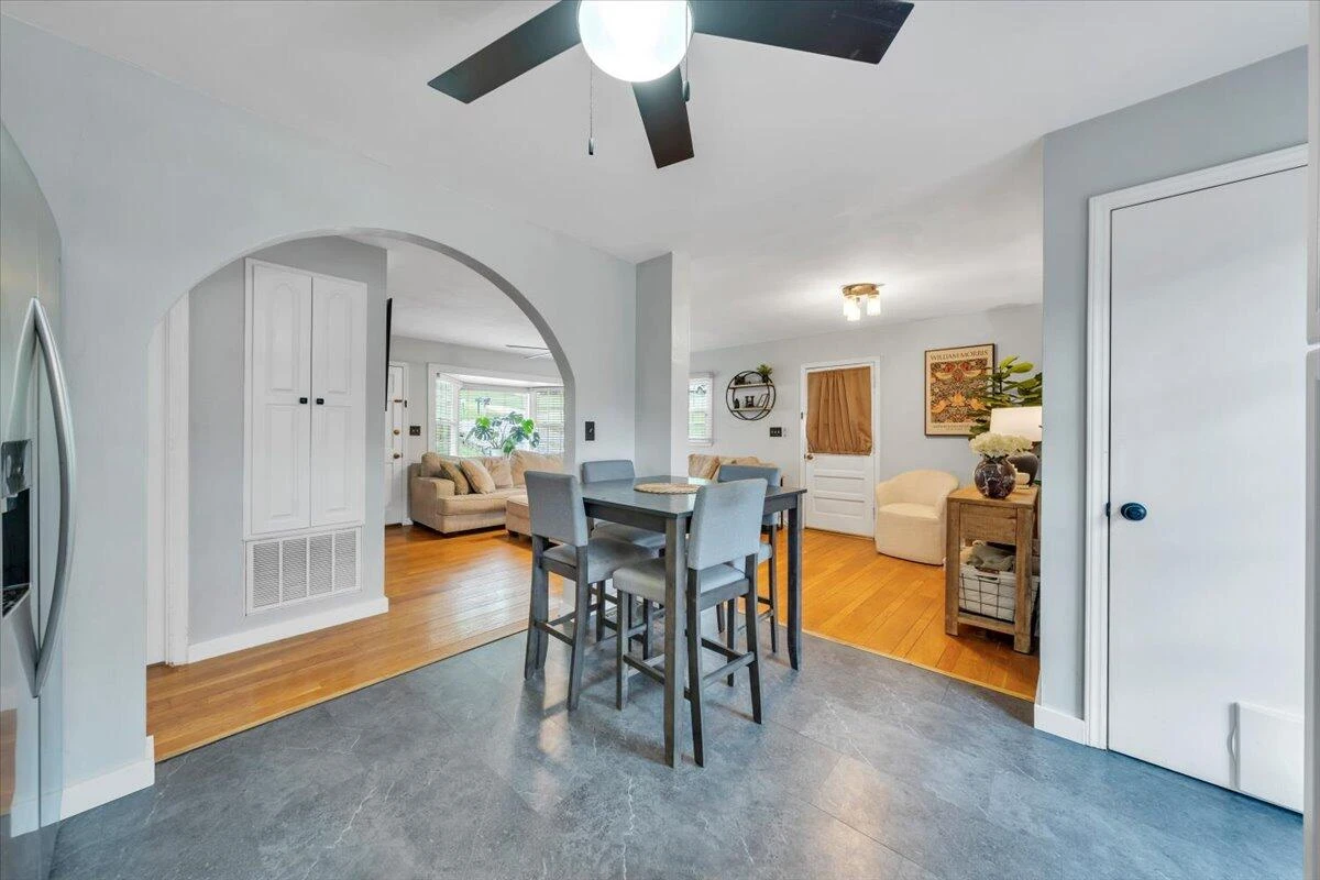 729 Kenyon RD - Photo 14