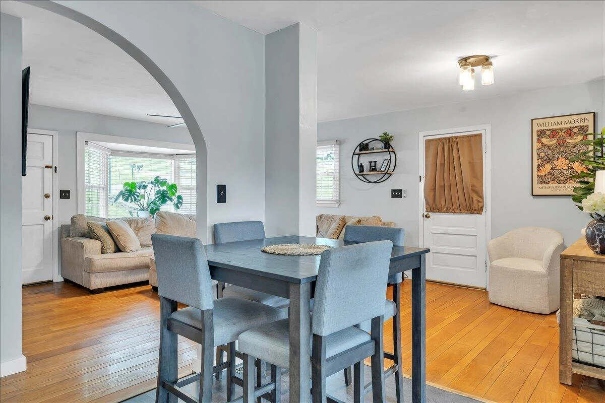 729 Kenyon RD - Photo 15