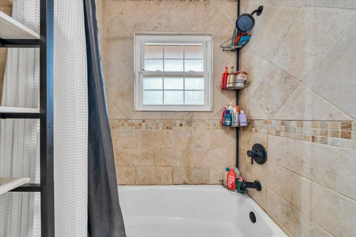 729 Kenyon RD - Photo 22