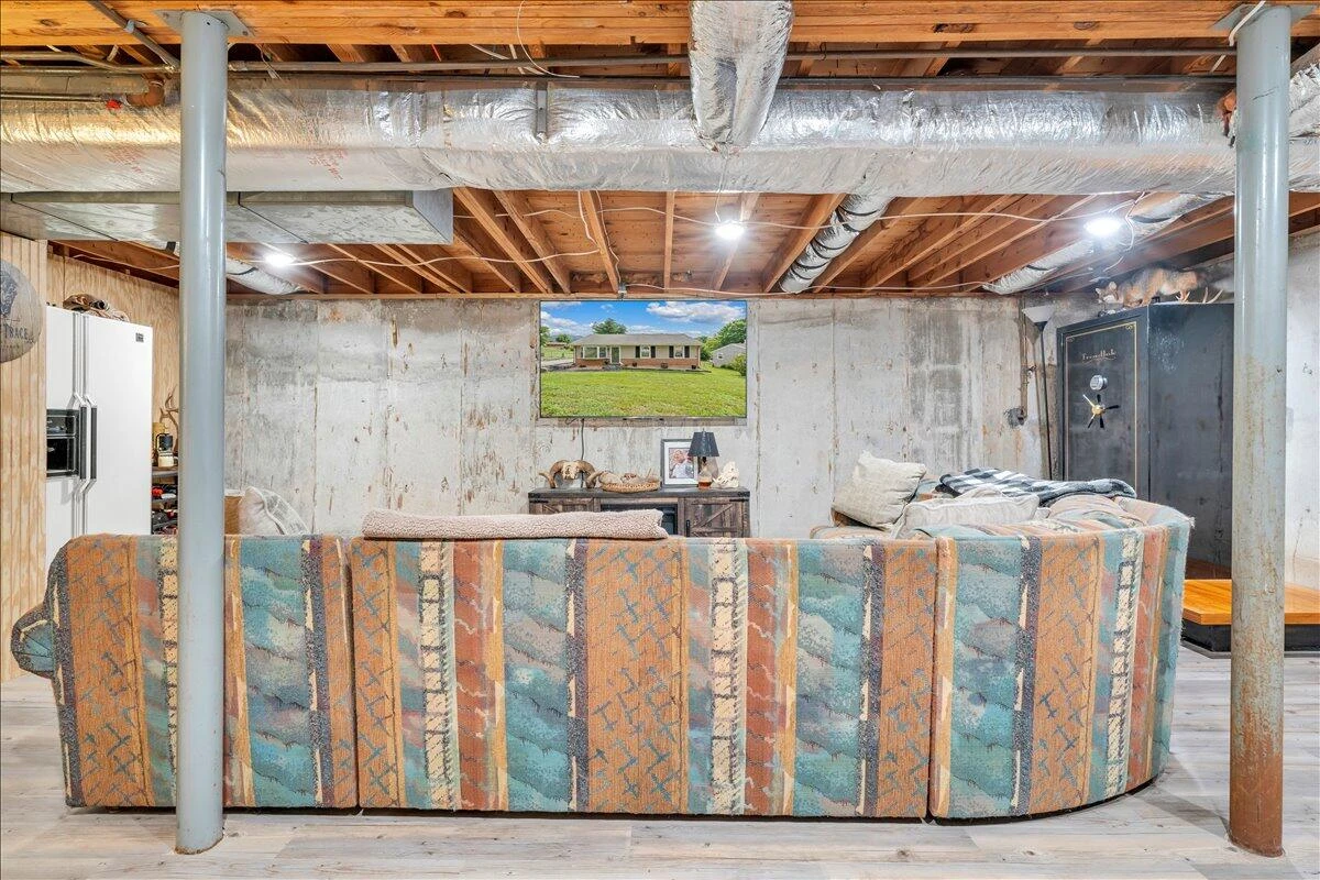 729 Kenyon RD - Photo 25