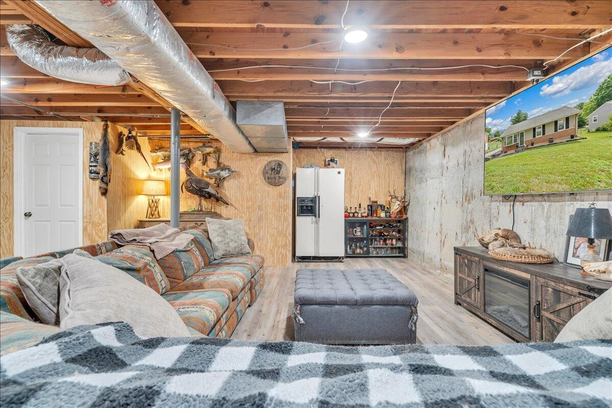 729 Kenyon RD - Photo 26