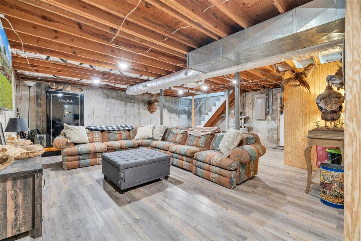 729 Kenyon RD - Photo 27