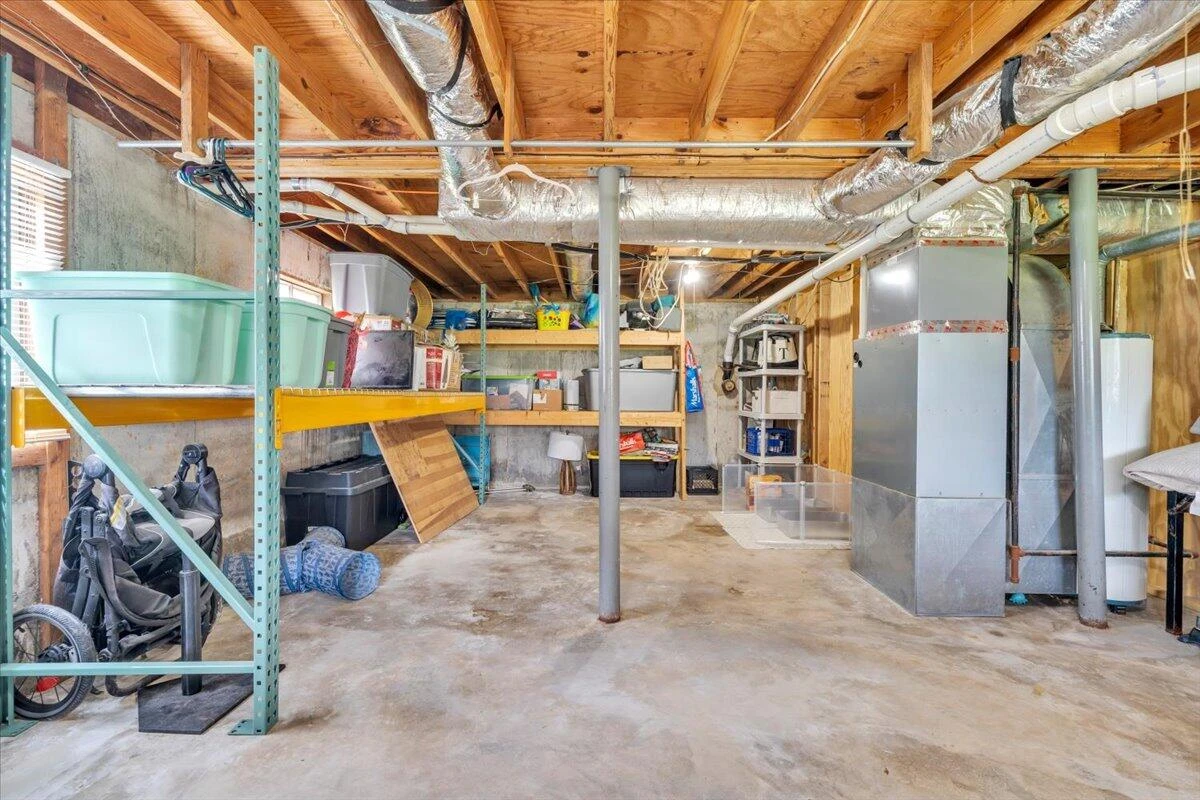 729 Kenyon RD - Photo 29